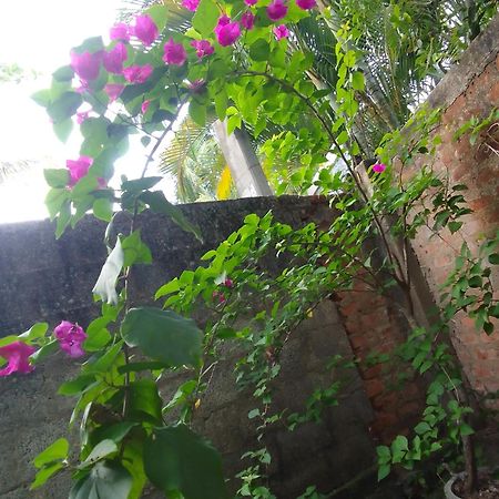 Tinu Homestay Mirissa Esterno foto