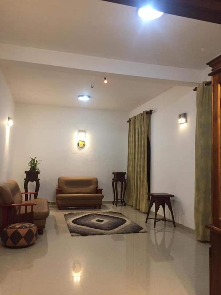 Tinu Homestay Mirissa Esterno foto